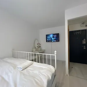 Apartament Piata Sudului Host, Bucureşti